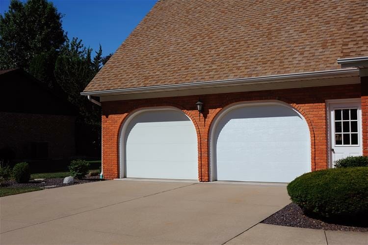 2284-overhead-garage-door