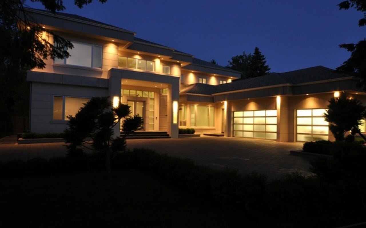 garage doors installation in Toronto